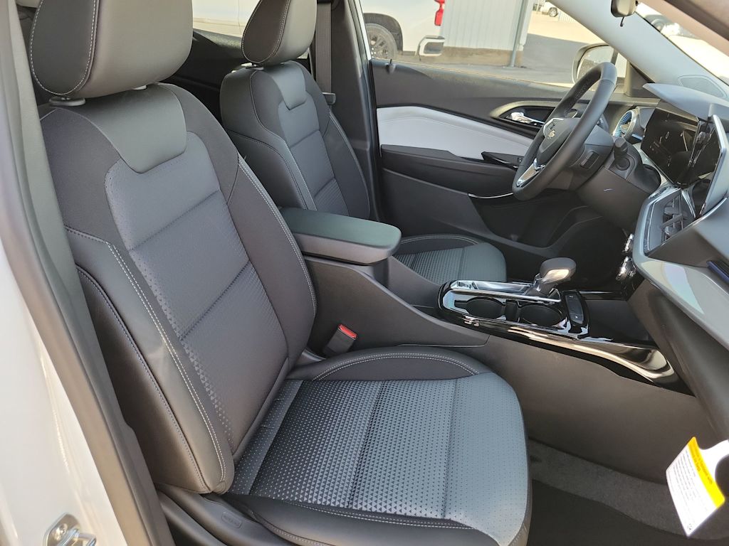 Thumbnail: 2026 Chevrolet Trax - 12