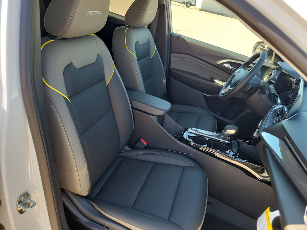 Thumbnail: 2026 Chevrolet Trax - 12