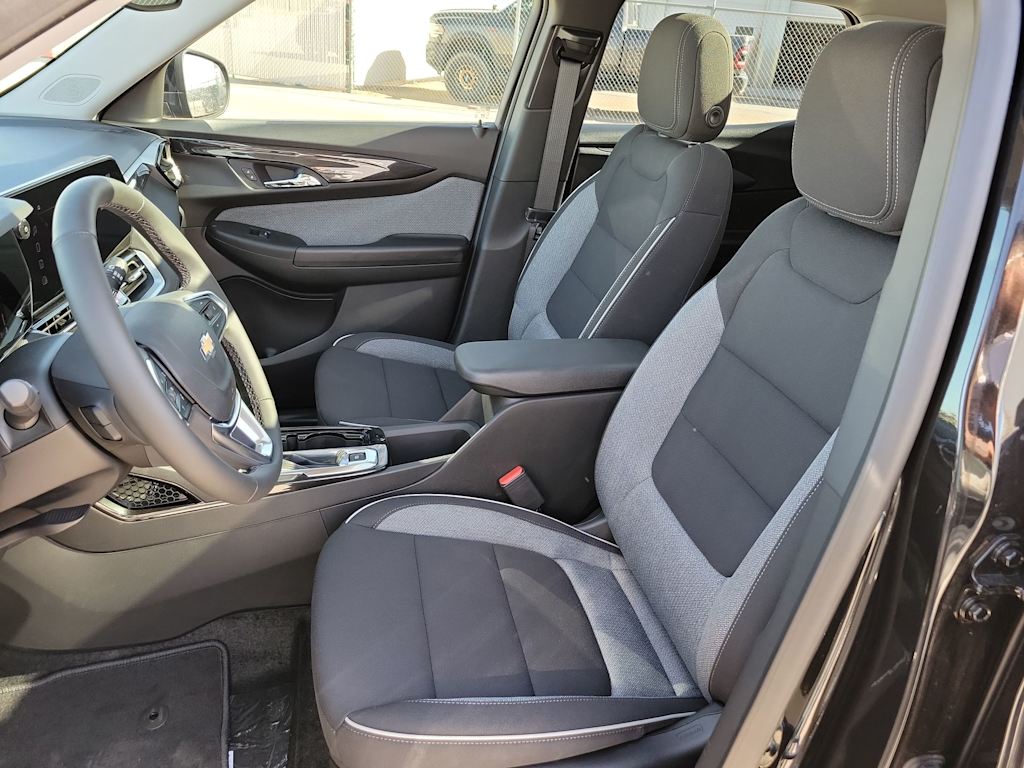 Thumbnail: 2026 Chevrolet TrailBlazer - 10