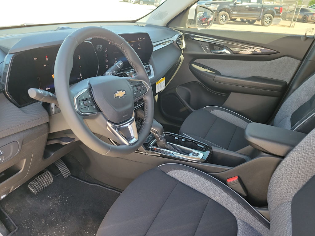 Thumbnail: 2026 Chevrolet TrailBlazer - 2