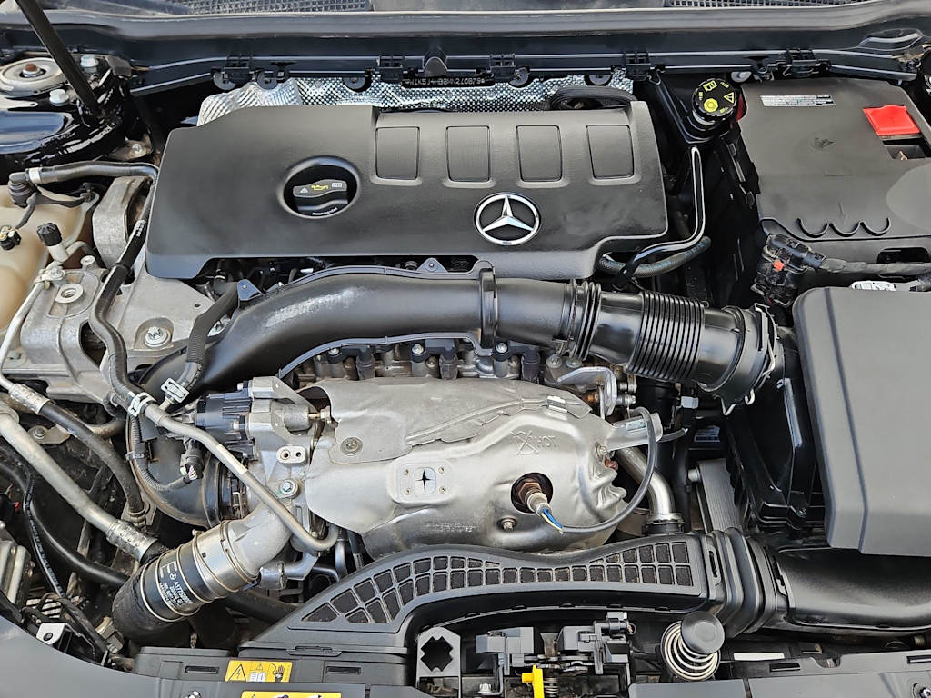 Thumbnail: 2021 Mercedes-Benz CLA - 8