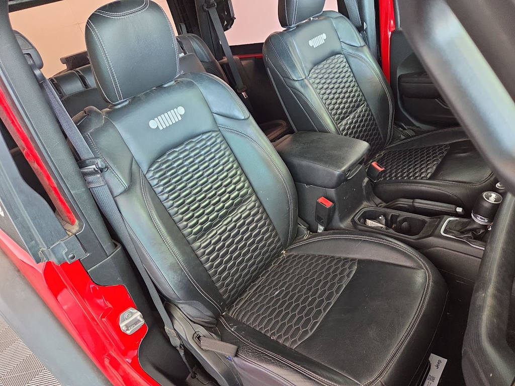 Thumbnail: 2021 Jeep Wrangler - 12