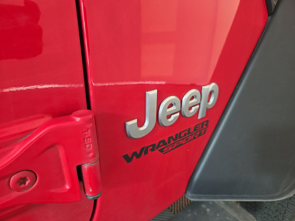 Thumbnail: 2021 Jeep Wrangler - 7