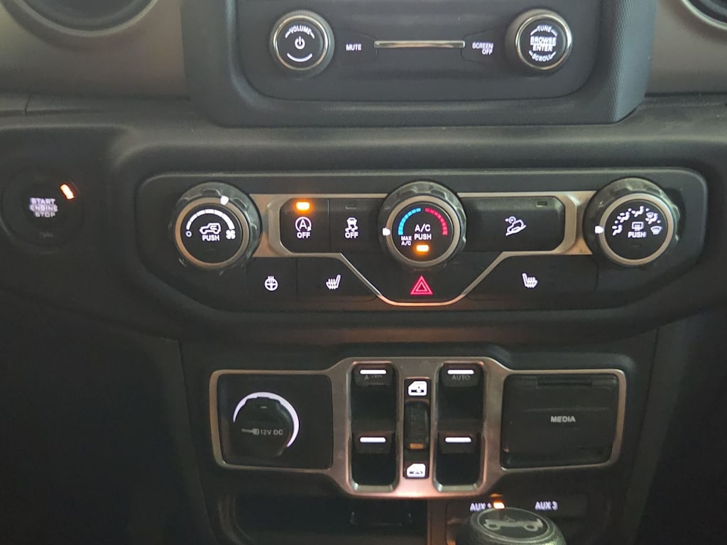 Thumbnail: 2018 Jeep Wrangler - 24