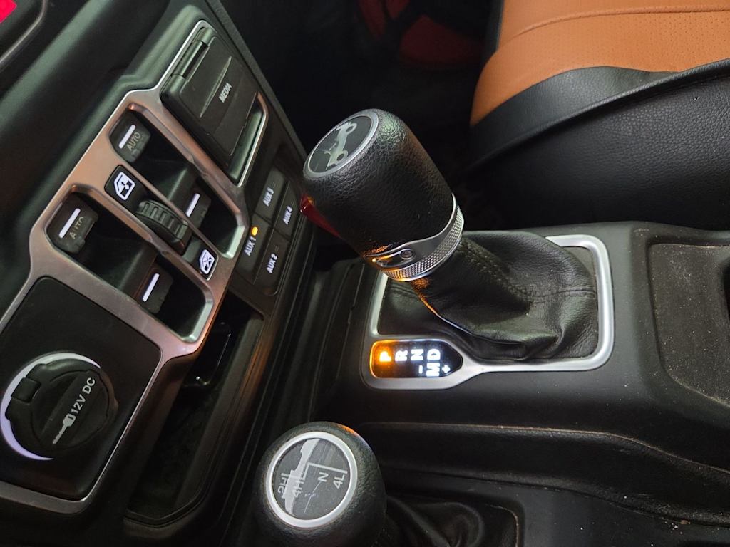 Thumbnail: 2018 Jeep Wrangler - 12