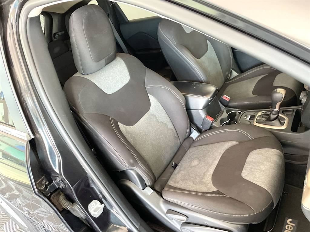 Thumbnail: 2014 Jeep Cherokee - 12