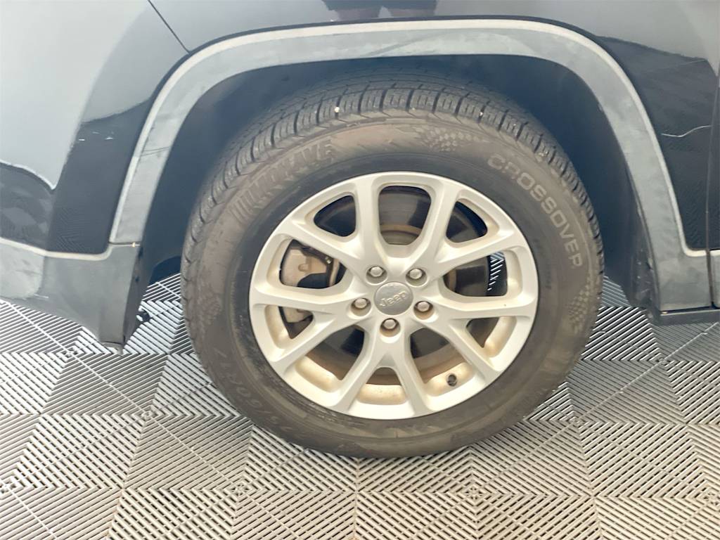 Thumbnail: 2014 Jeep Cherokee - 8