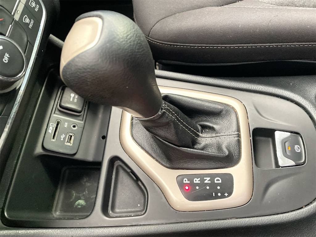 Thumbnail: 2014 Jeep Cherokee - 15