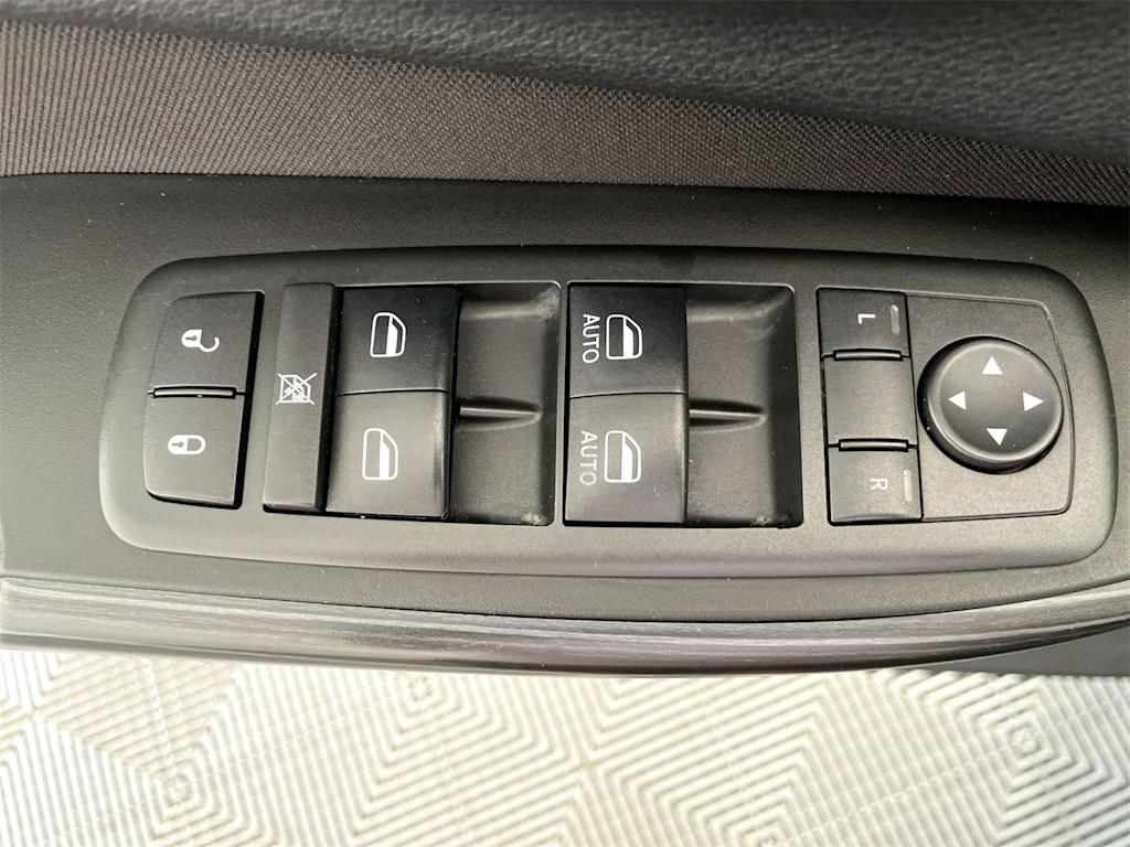 Thumbnail: 2014 Jeep Cherokee - 22