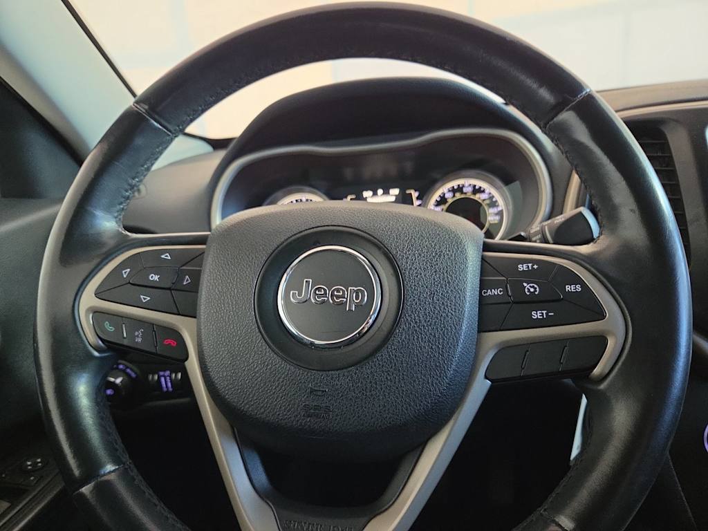 Thumbnail: 2016 Jeep Cherokee - 13