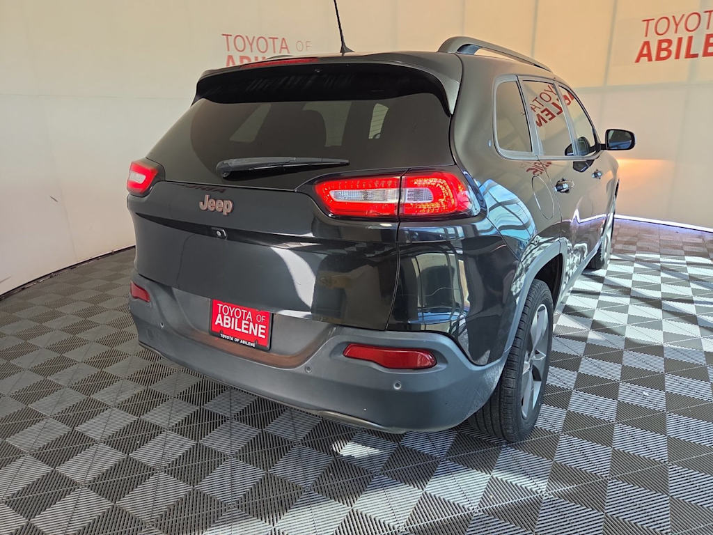 Thumbnail: 2016 Jeep Cherokee - 7