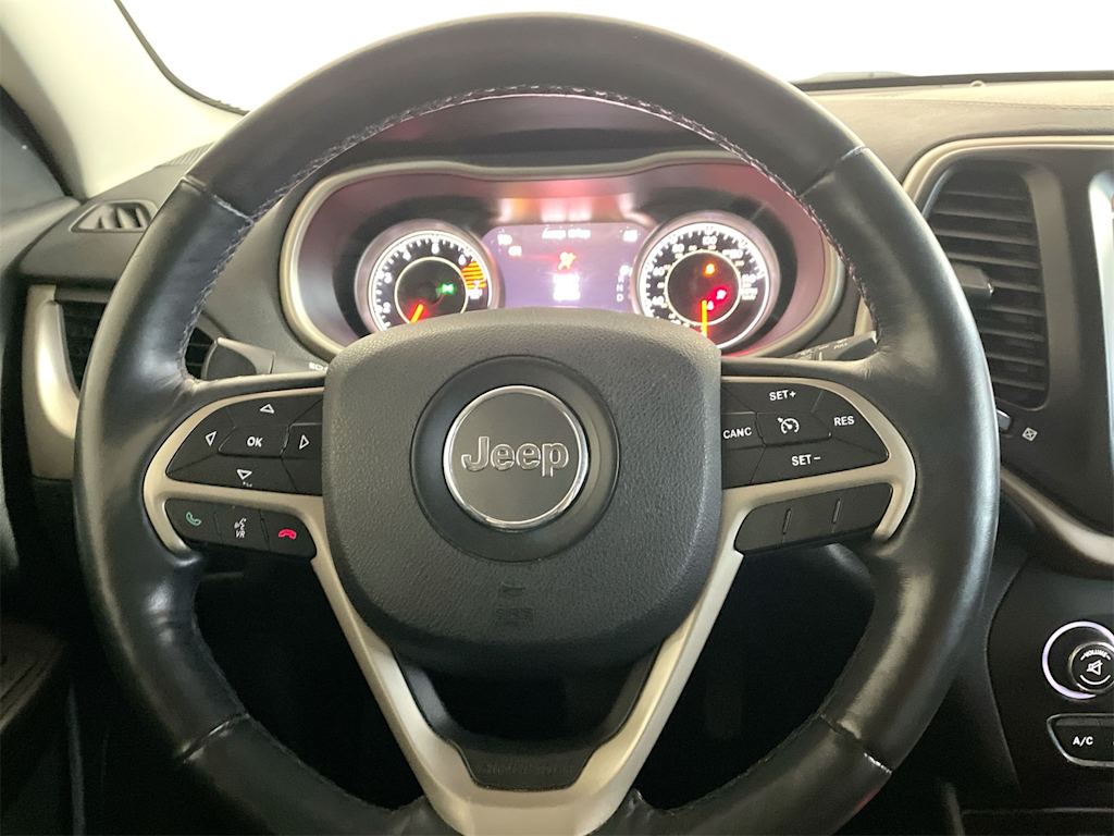 Thumbnail: 2016 Jeep Cherokee - 15