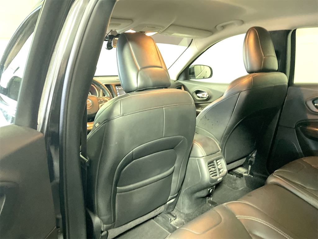 Thumbnail: 2016 Jeep Cherokee - 14