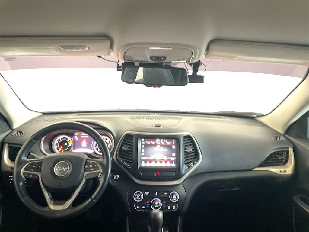Thumbnail: 2016 Jeep Cherokee - 11