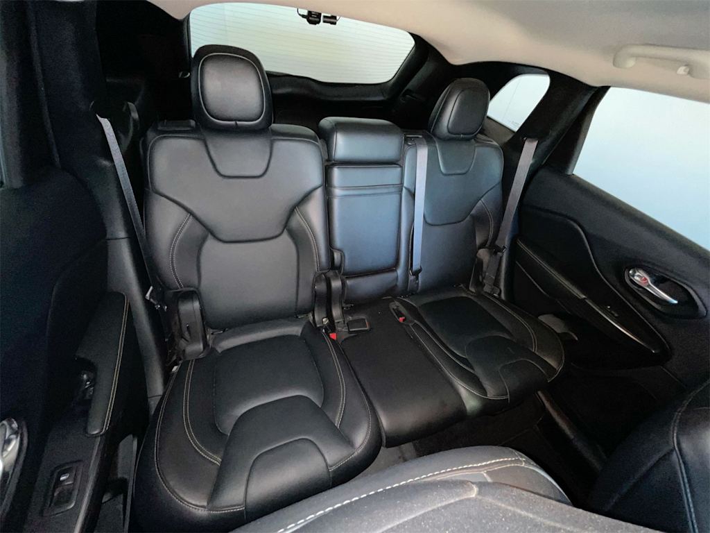 Thumbnail: 2016 Jeep Cherokee - 26