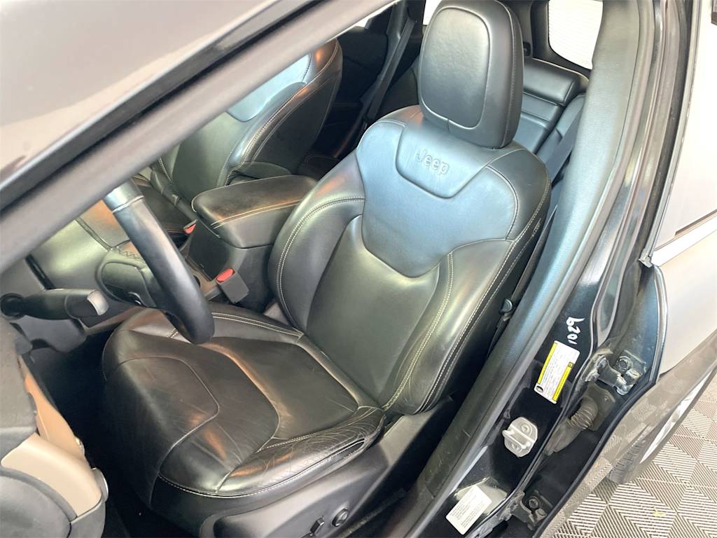 Thumbnail: 2016 Jeep Cherokee - 12