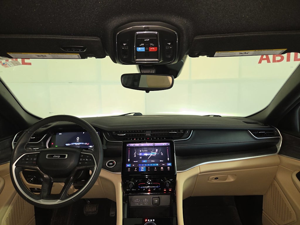 Thumbnail: 2023 Jeep Grand Cherokee - 10
