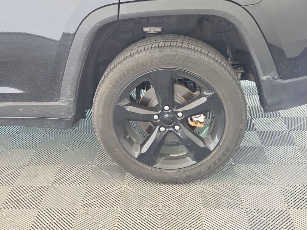 Thumbnail: 2024 Jeep Grand Cherokee - 7
