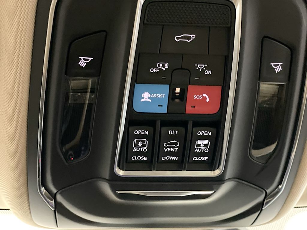 Thumbnail: 2022 Jeep Grand Cherokee L - 31