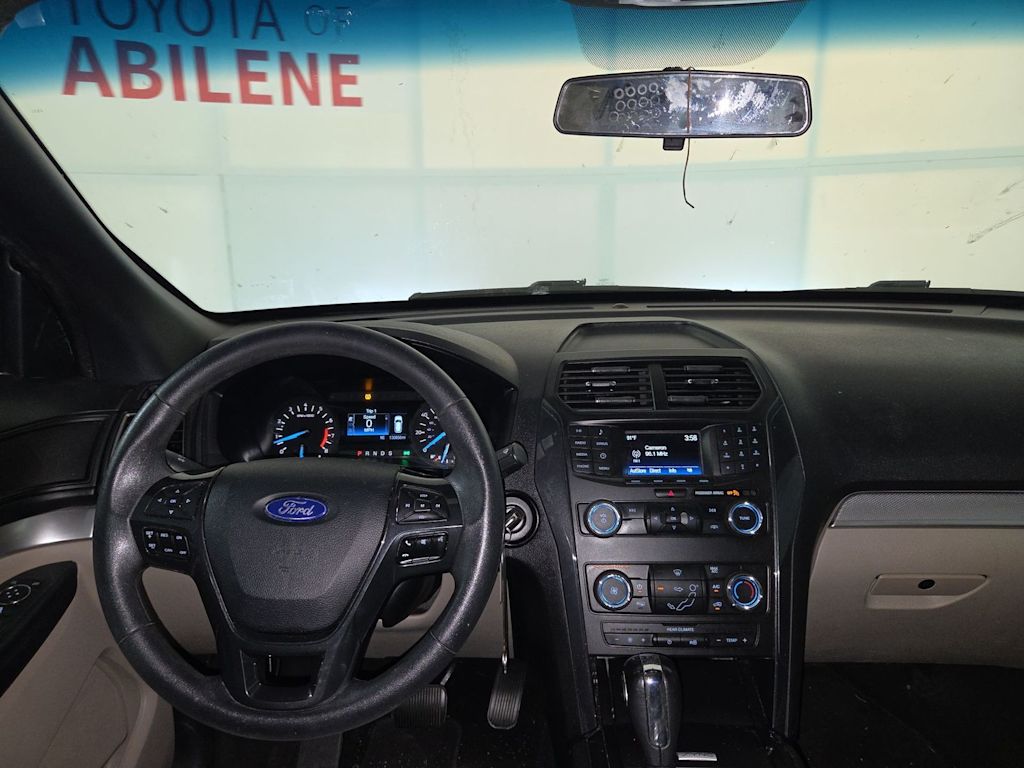2018 Ford Explorer Base - Photo 2