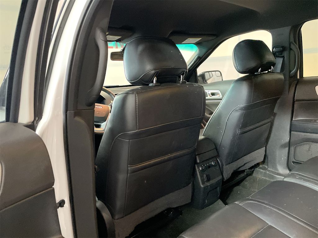 Thumbnail: 2015 Ford Explorer - 13