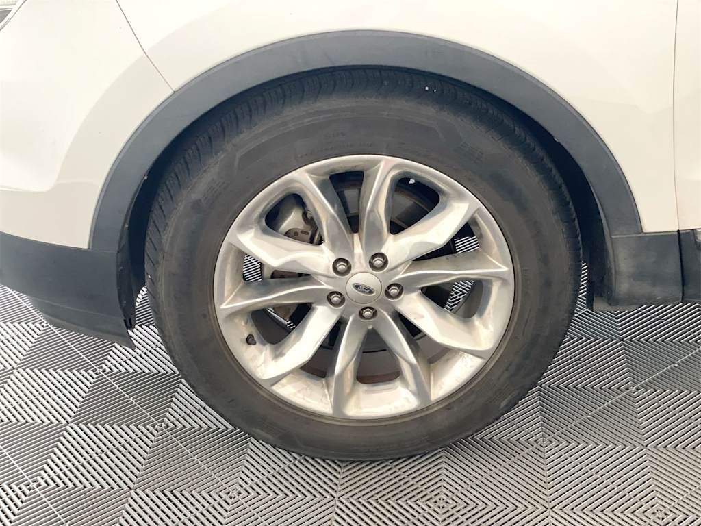 Thumbnail: 2015 Ford Explorer - 8