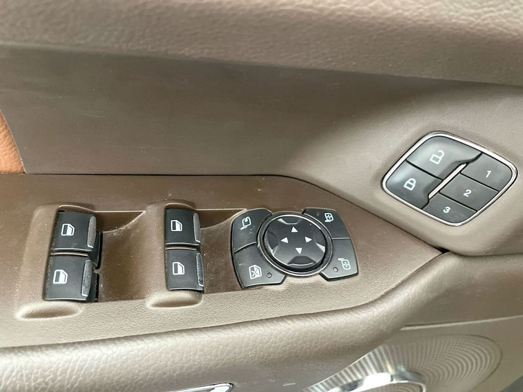 Thumbnail: 2022 Ford Expedition - 22