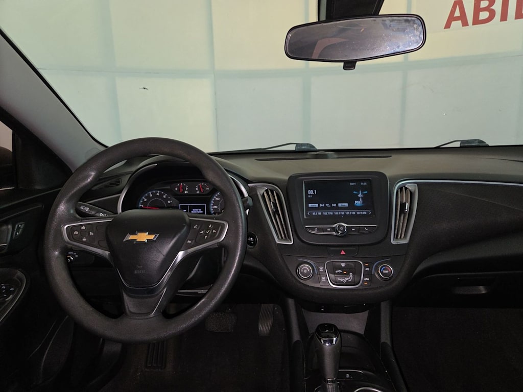 Thumbnail: 2018 Chevrolet Malibu - 2