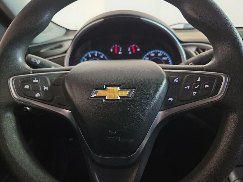 Thumbnail: 2018 Chevrolet Malibu - 23