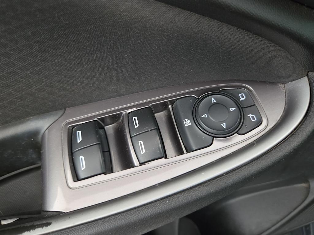 Thumbnail: 2018 Chevrolet Malibu - 21
