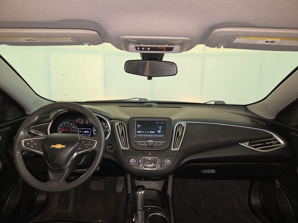 Thumbnail: 2018 Chevrolet Malibu - 9