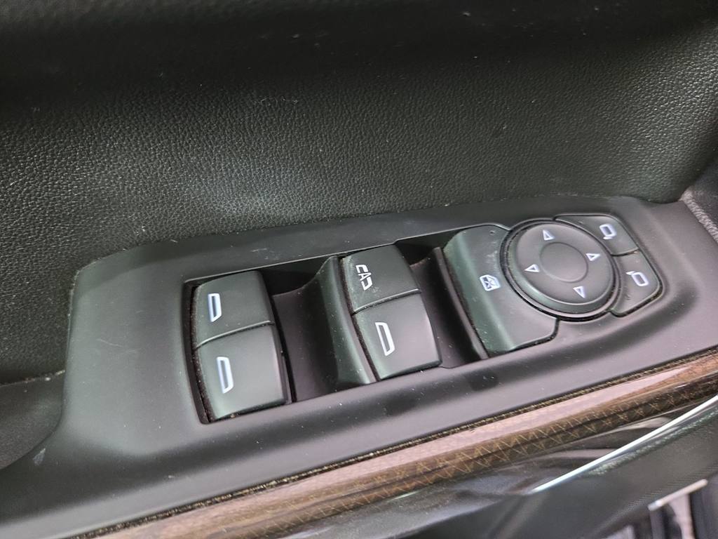 Thumbnail: 2020 Chevrolet Silverado 1500 - 24