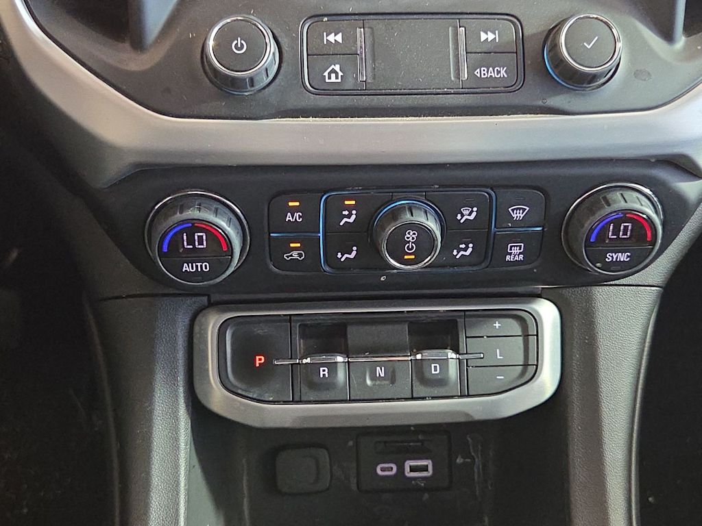 Thumbnail: 2022 GMC Acadia - 25