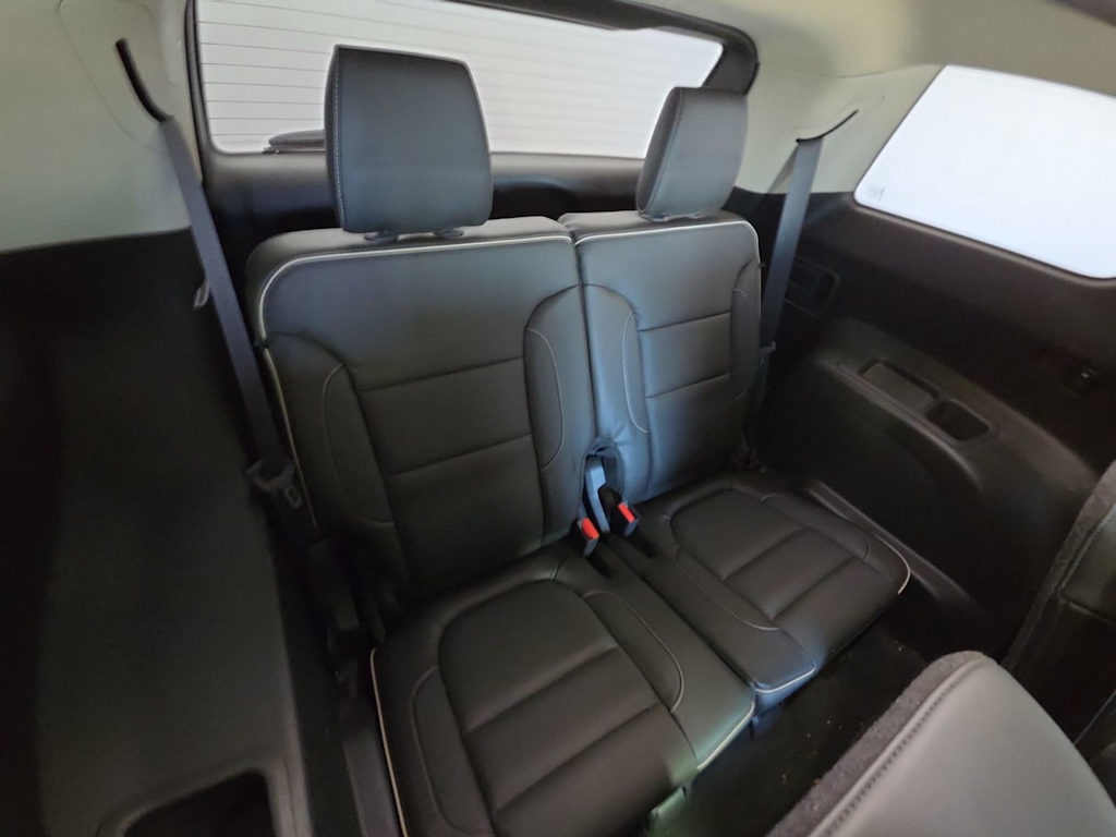 Thumbnail: 2017 GMC Acadia - 25