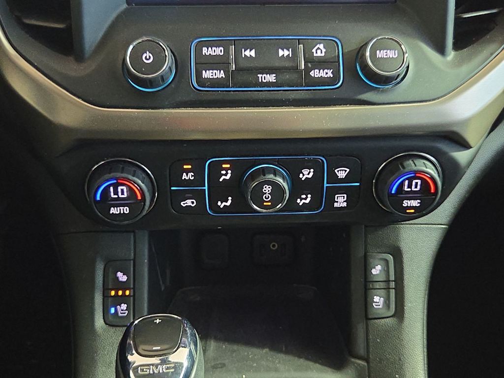 Thumbnail: 2017 GMC Acadia - 28