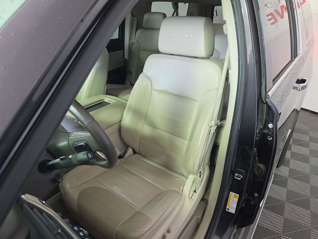 Thumbnail: 2015 GMC Yukon XL - 22