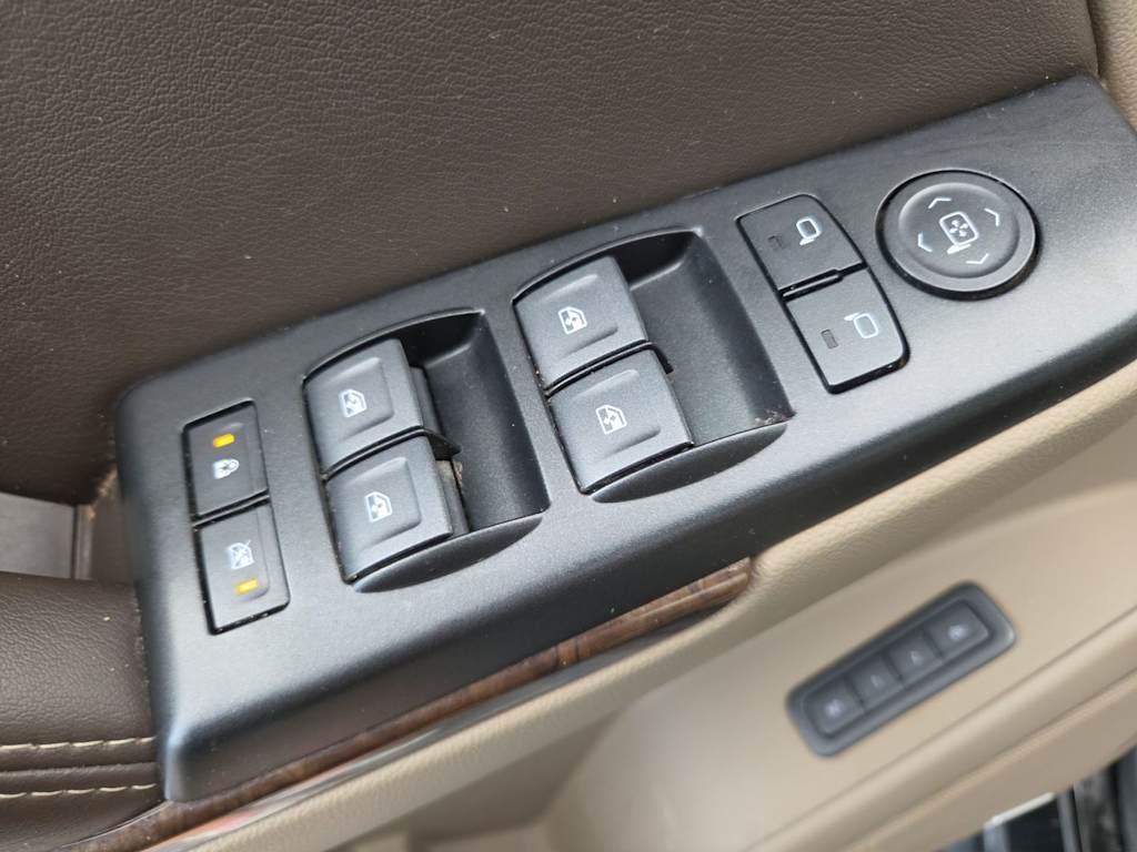 Thumbnail: 2020 Chevrolet Tahoe - 23