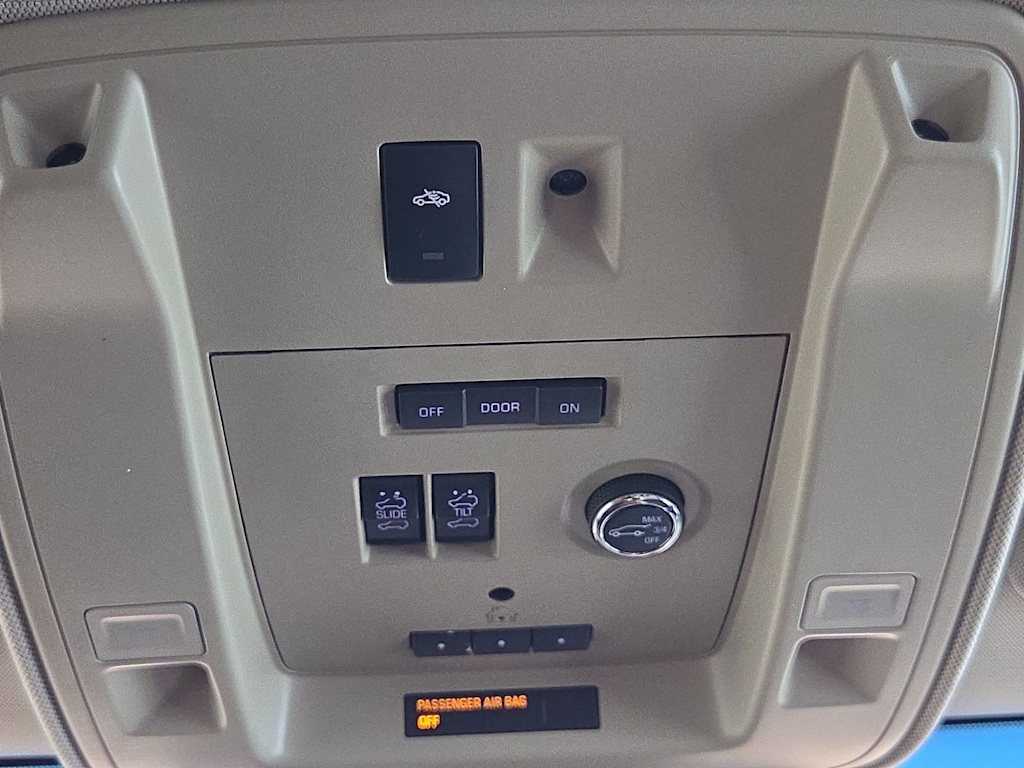 Thumbnail: 2016 Chevrolet Tahoe - 29