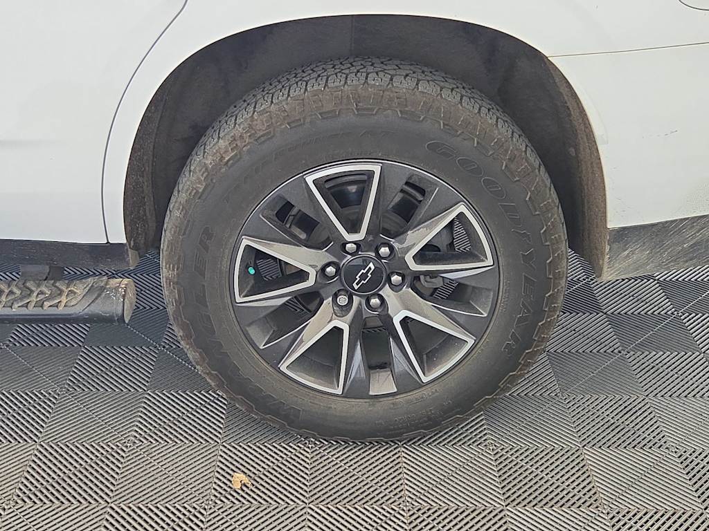 Thumbnail: 2022 Chevrolet Tahoe - 8