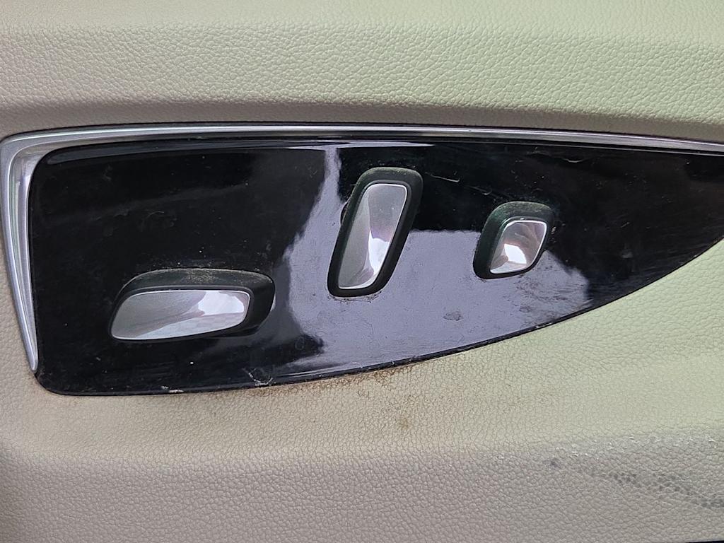 Thumbnail: 2019 Cadillac Escalade - 21