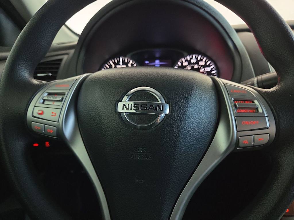 Thumbnail: 2017 Nissan Altima - 23