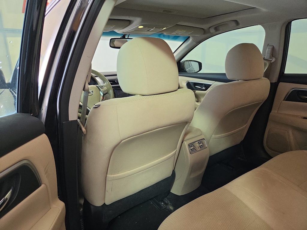 Thumbnail: 2015 Nissan Altima - 12