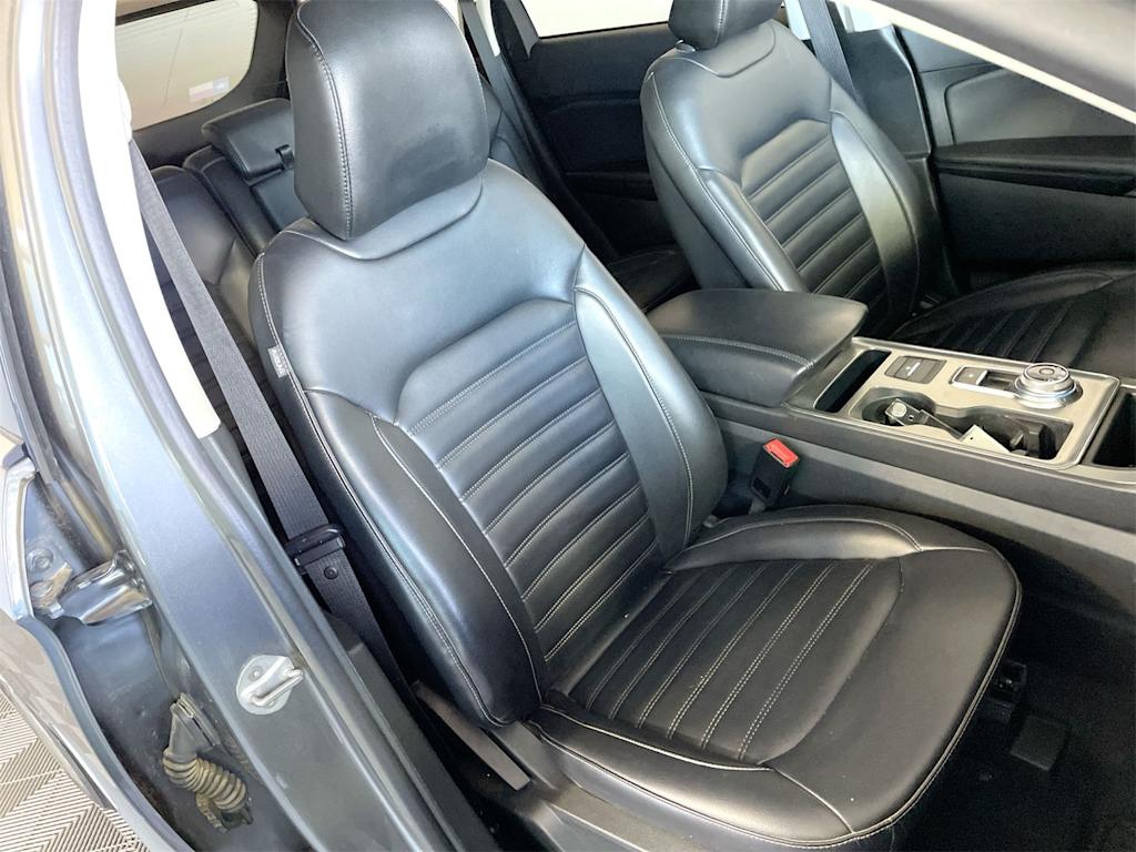 Thumbnail: 2022 Ford Edge - 10