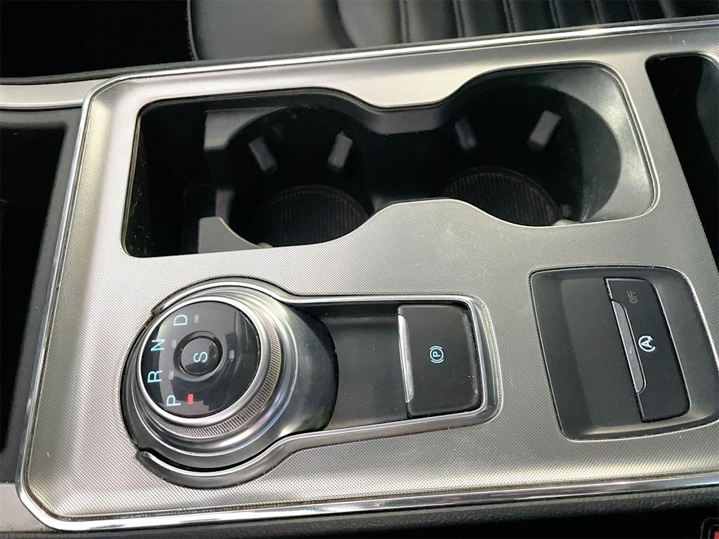 Thumbnail: 2022 Ford Edge - 25