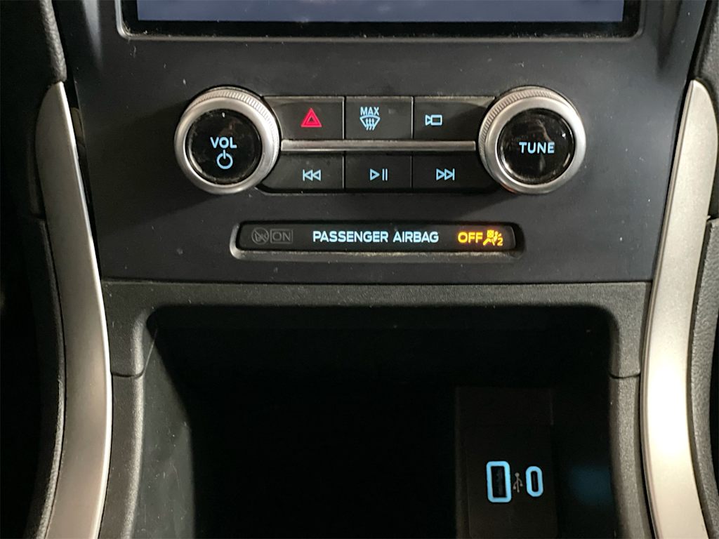 Thumbnail: 2022 Ford Edge - 24