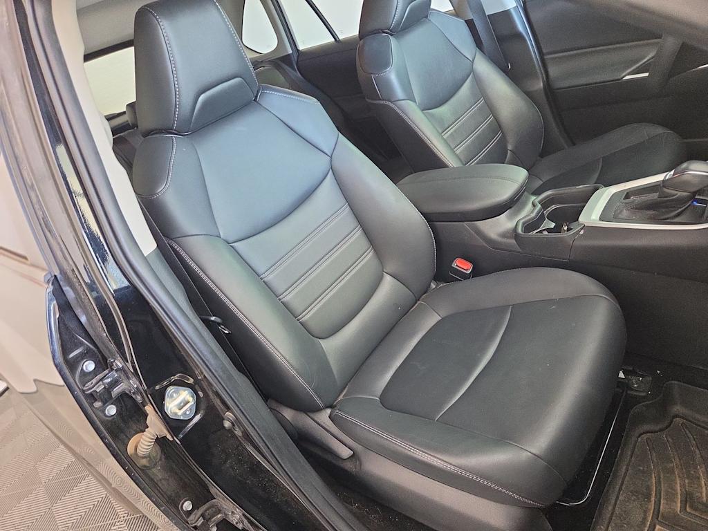 Thumbnail: 2021 Toyota RAV4 - 11