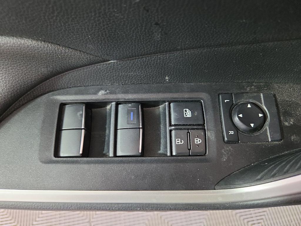 Thumbnail: 2021 Toyota RAV4 - 22