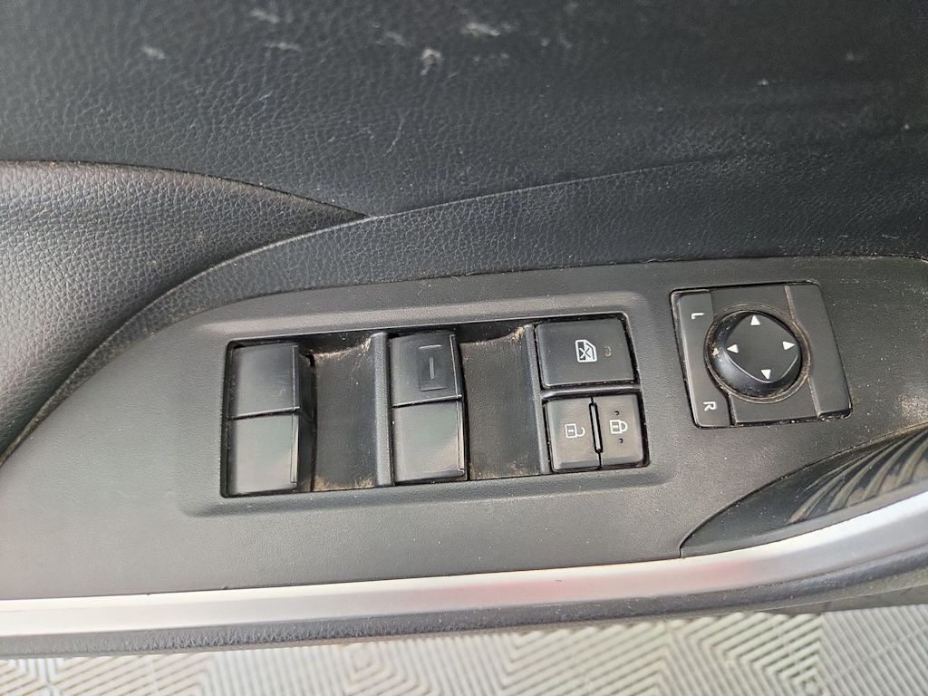 Thumbnail: 2020 Toyota RAV4 - 22