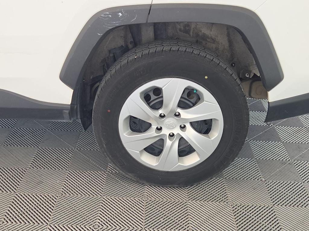 Thumbnail: 2020 Toyota RAV4 - 8