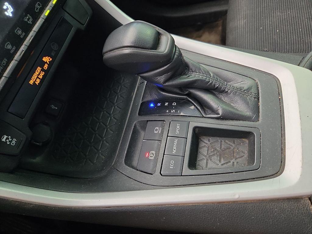 Thumbnail: 2020 Toyota RAV4 - 15
